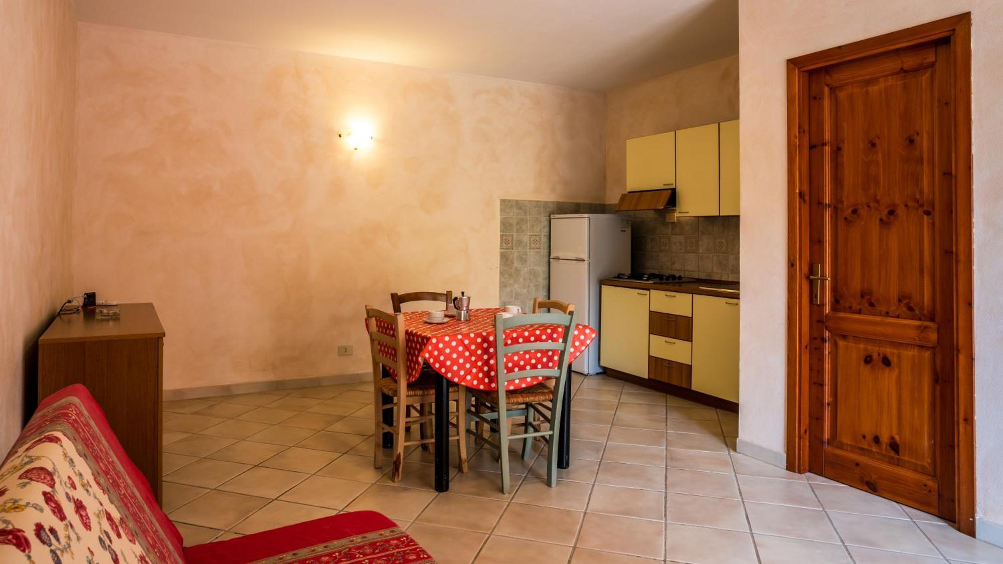 Lu Lamoni Costa Nord Aparthotel 3*